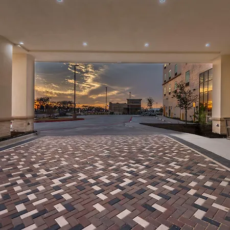 Hampton Inn & Suites Dallas-The Colony-2
